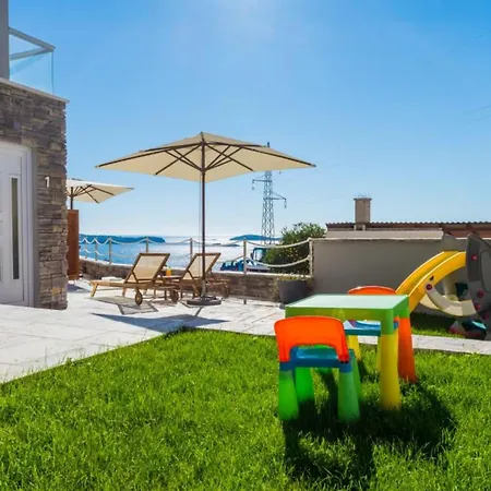Capitano - Two Bedroom With Balcony And Sea View Crni Mlini
