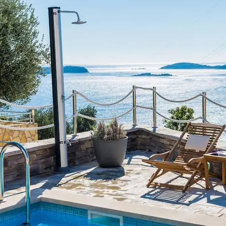 Capitano - Two Bedroom With Balcony And Sea View Crni Apartamento